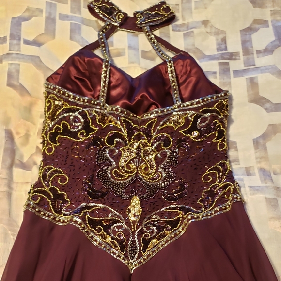 Beaded and beautifully made evening and wedding guest dress with Shawl - Picture 4 of 4